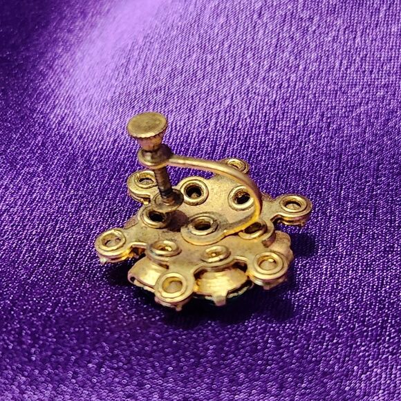 Vtg 1940s Emerald Green Rhinestone Cluster W/Smokey Accent Screw Back Earrings - Picture 6 of 9